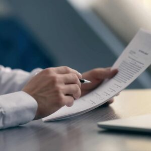 Zatrudnienie osoby z niepełnosprawnością – wymagane dokumenty i formalności  